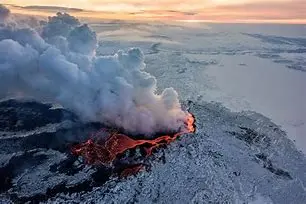 Image for Iceland Volcanoes: A Land of Fire and Ice